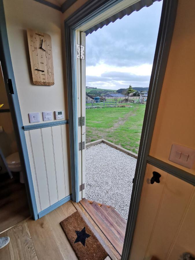 Toms Hut And Robins Rest Shepherd Huts Near Wadebridge Εξωτερικό φωτογραφία