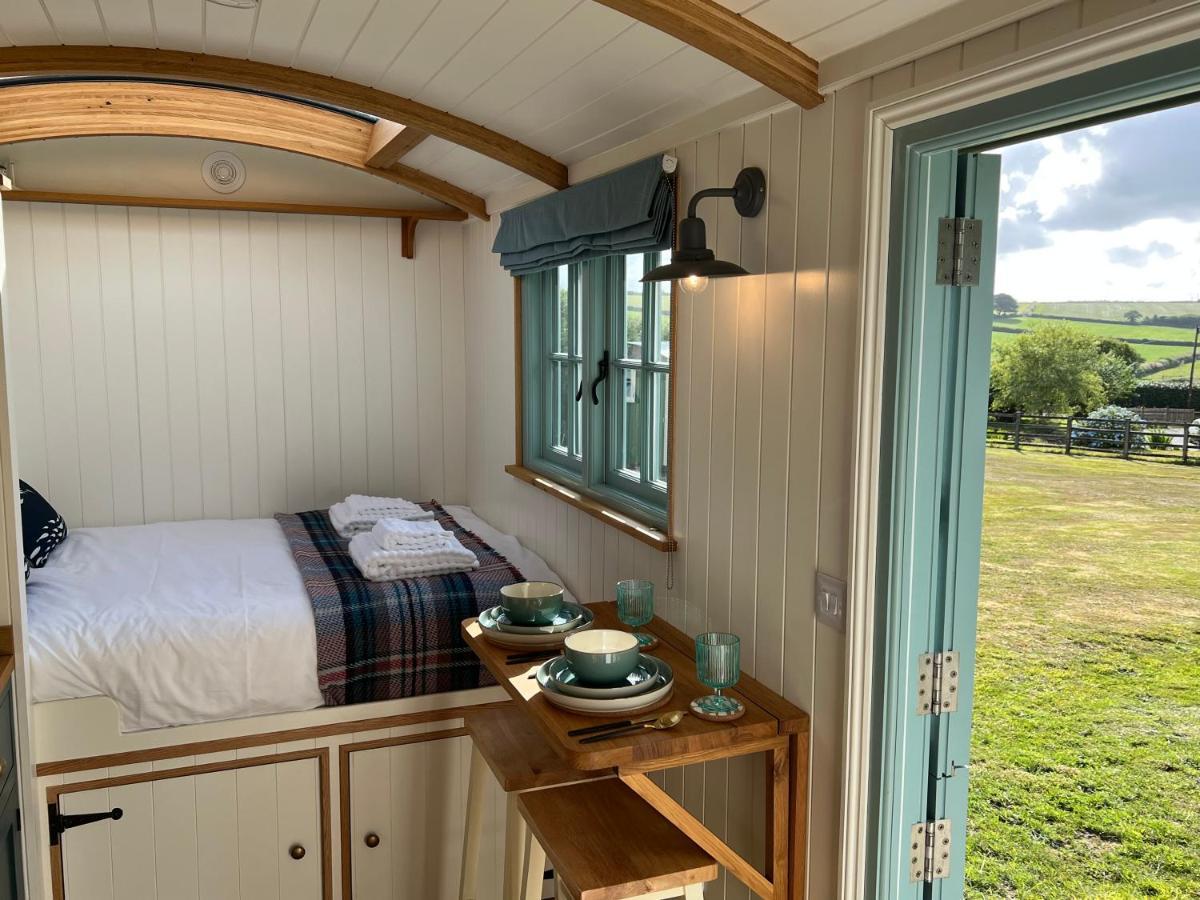 Toms Hut And Robins Rest Shepherd Huts Near Wadebridge Εξωτερικό φωτογραφία
