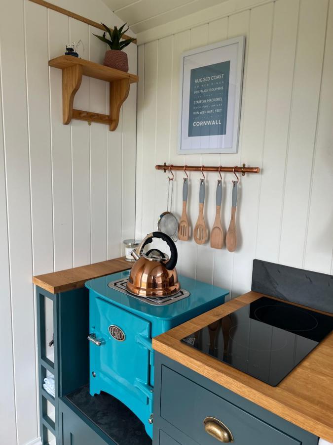 Toms Hut And Robins Rest Shepherd Huts Near Wadebridge Εξωτερικό φωτογραφία