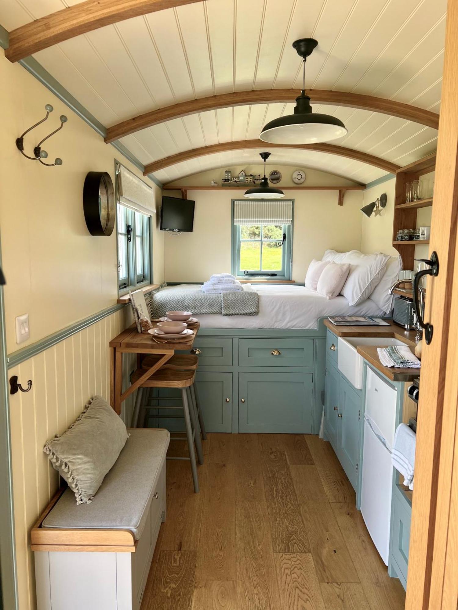 Toms Hut And Robins Rest Shepherd Huts Near Wadebridge Εξωτερικό φωτογραφία